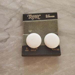 🤍 Vintage 1980's 80s Trifari White Mod Clip On Earrings 🤍